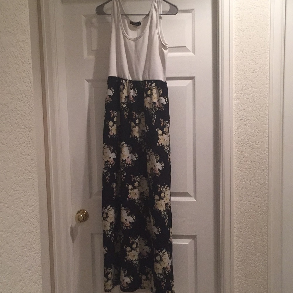 French Atmosphere Floral Maxi Dress